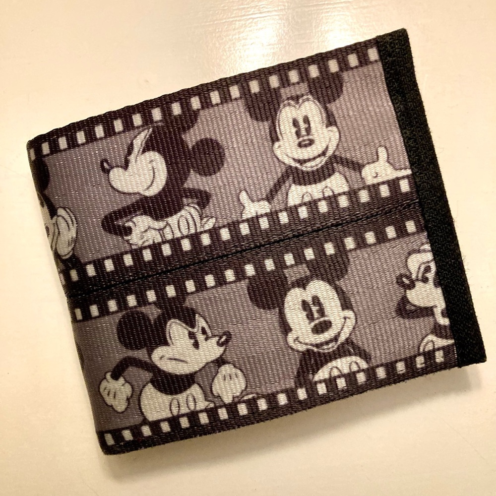VGUC Harveys Silver Screen Mickey Billfold